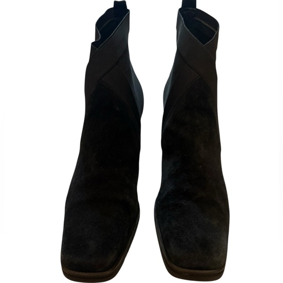 Stuart Weitzman Black Chelsea Suede Ankle Boots size 8 great cond minor scuffs - Picture 2 of 8